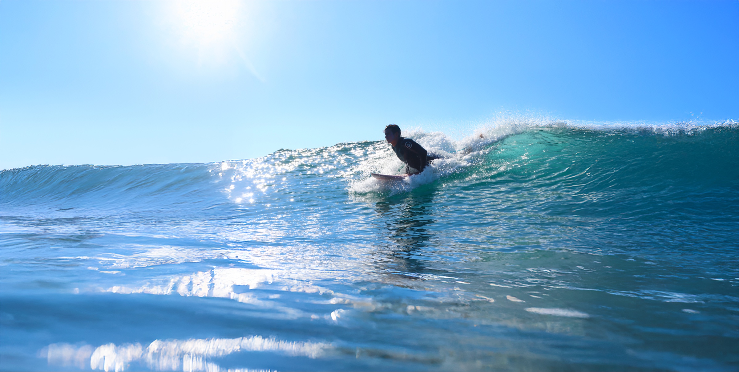 Roy Vanounou surfing
